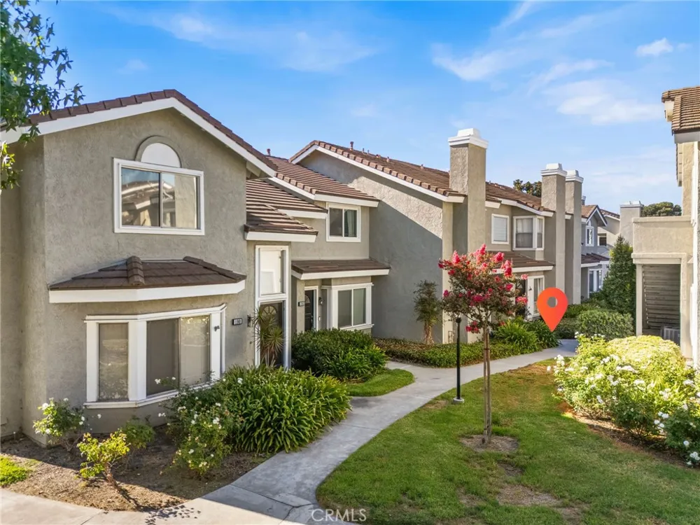 194 Greenmoor Irvine, CA 92614