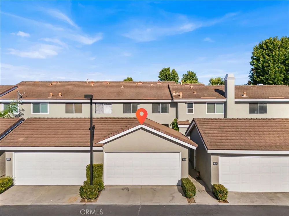 194 Greenmoor Irvine, CA 92614