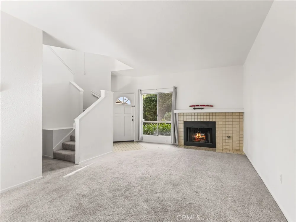194 Greenmoor Irvine, CA 92614