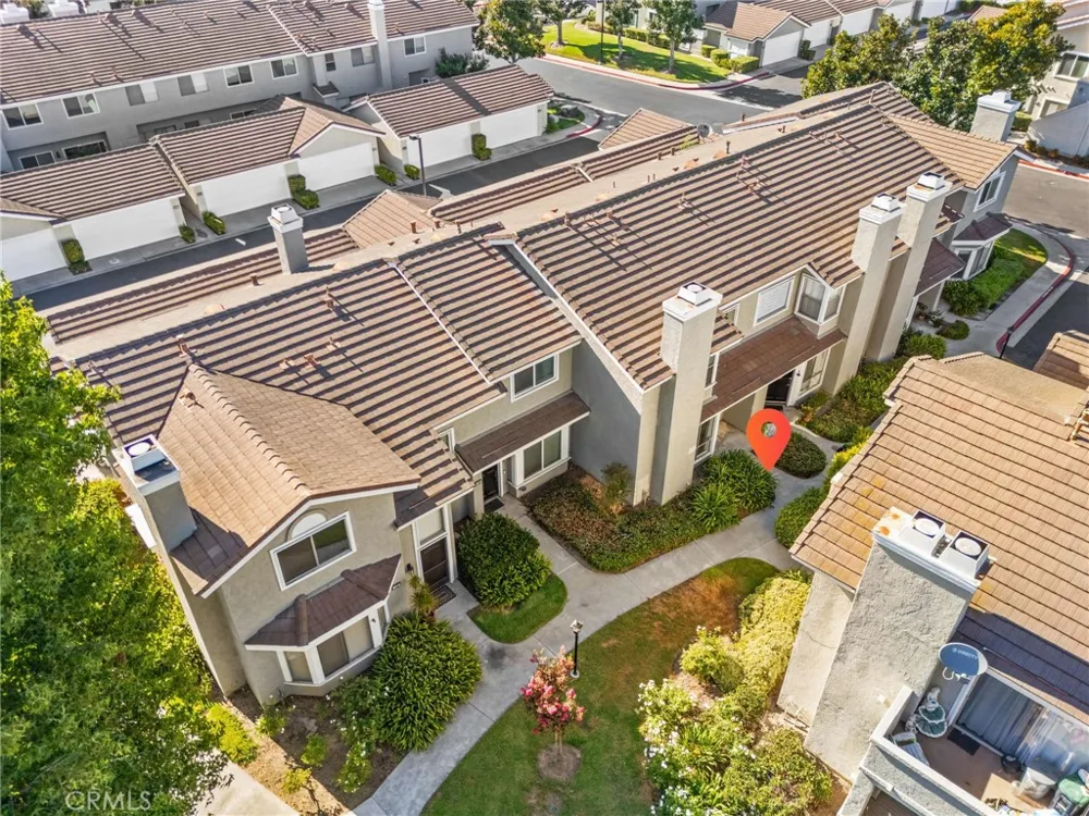 194 Greenmoor Irvine, CA 92614