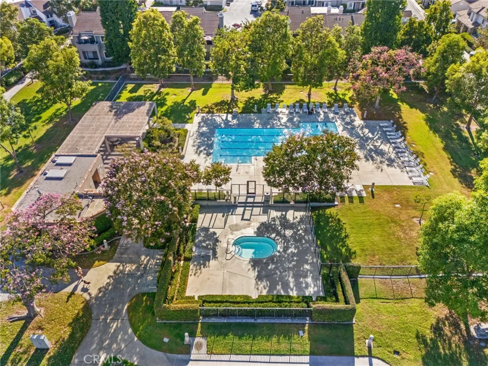 194 Greenmoor Irvine, CA 92614