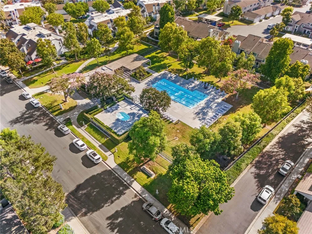 194 Greenmoor Irvine, CA 92614