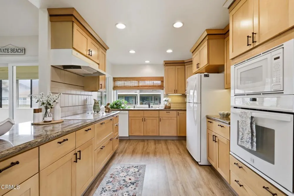 42110 Village 42 Camarillo, CA 93012