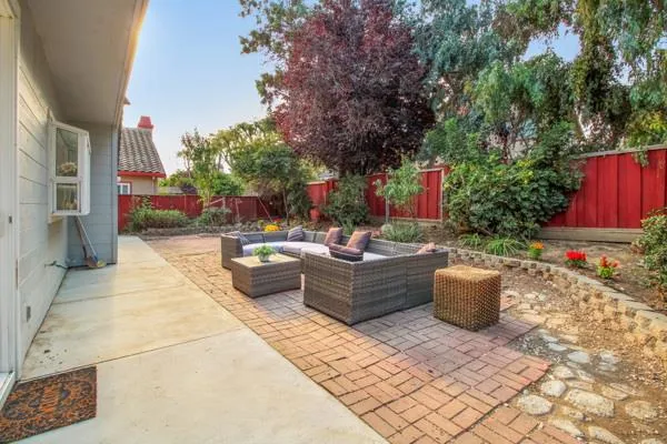 1168 Rockhaven Court Salinas, CA 93906