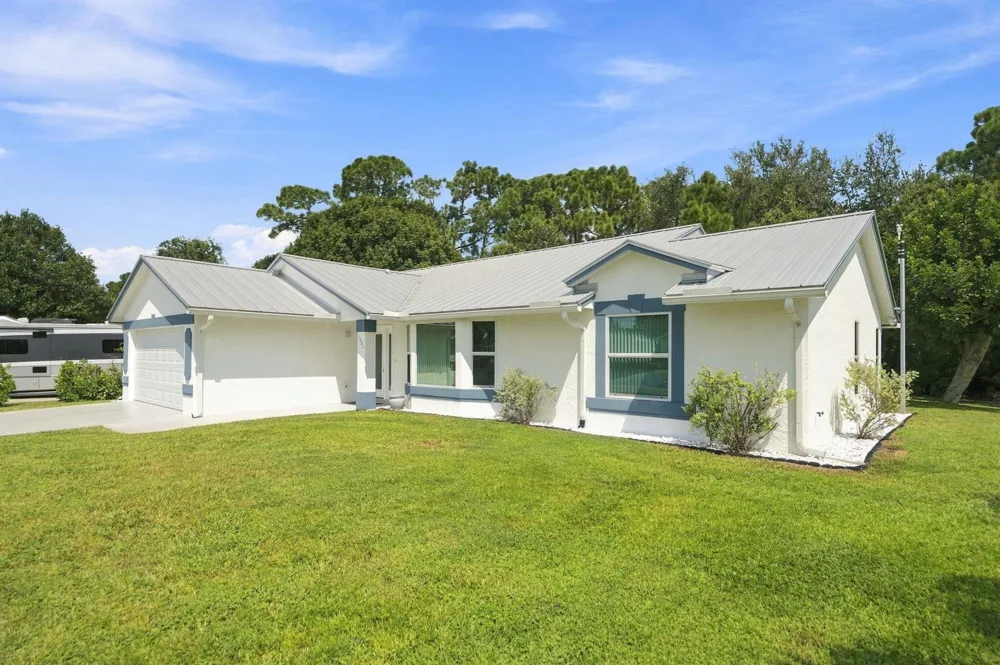 1901 SW Yellowtail Avenue Port St. Lucie, FL 34953