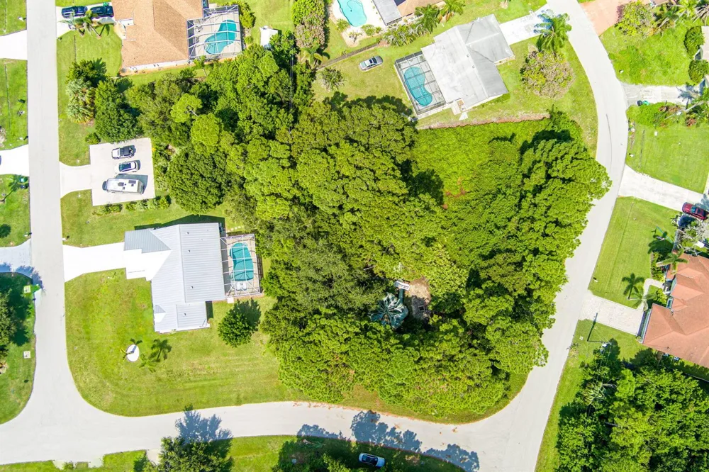 1901 SW Yellowtail Avenue Port St. Lucie, FL 34953
