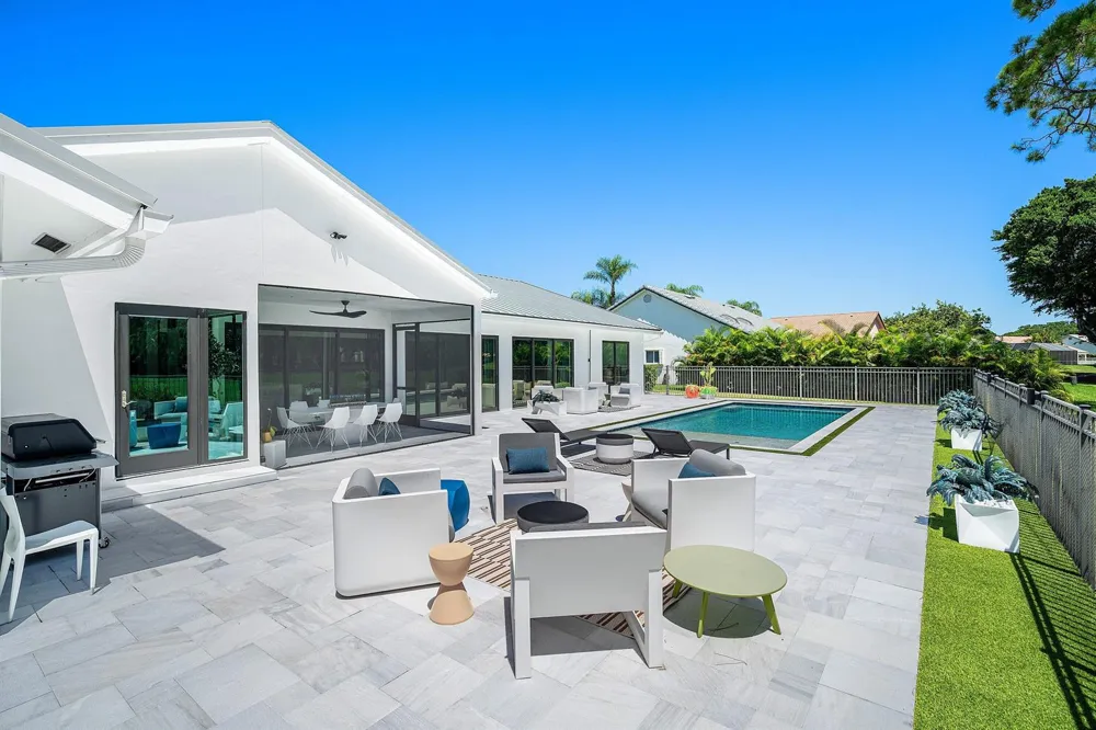 10574 Boca Woods Lane Boca Raton, FL 33428