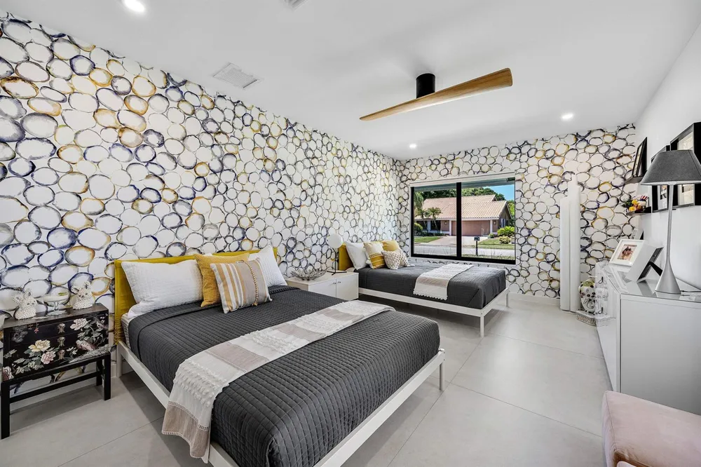 10574 Boca Woods Lane Boca Raton, FL 33428