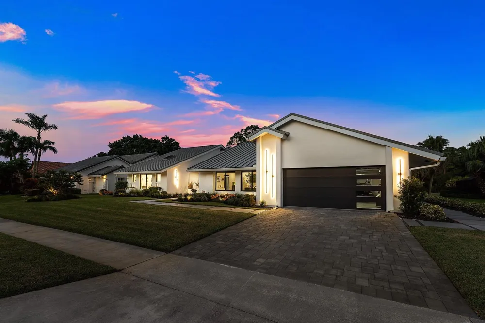 10574 Boca Woods Lane Boca Raton, FL 33428