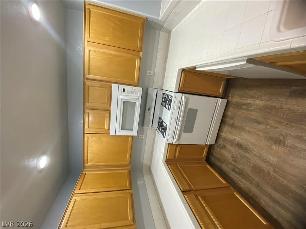 2325 Windmill Parkway #1313 Henderson, NV 89074