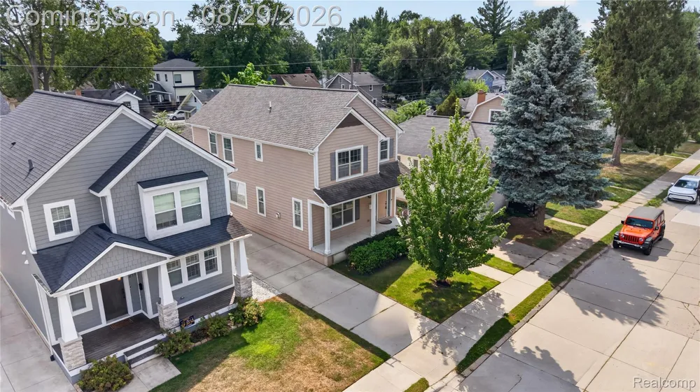 215 La Plaza Court Royal Oak City, MI 48073