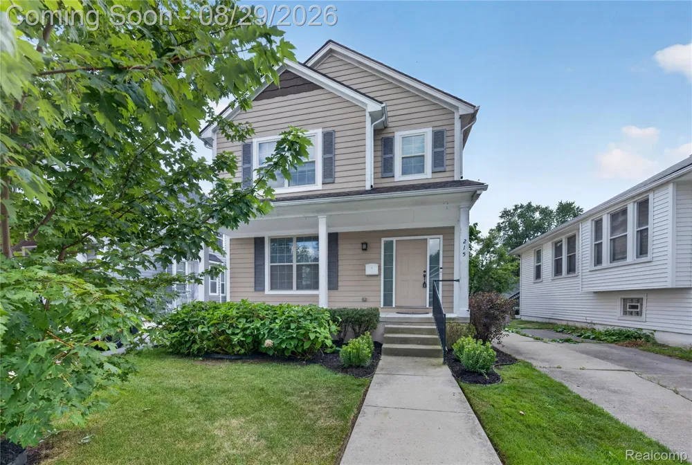 215 La Plaza Court Royal Oak City, MI 48073