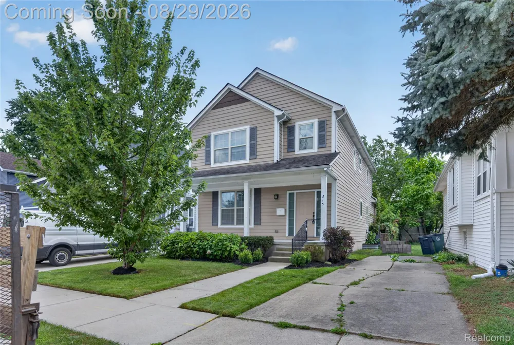 215 La Plaza Court Royal Oak City, MI 48073