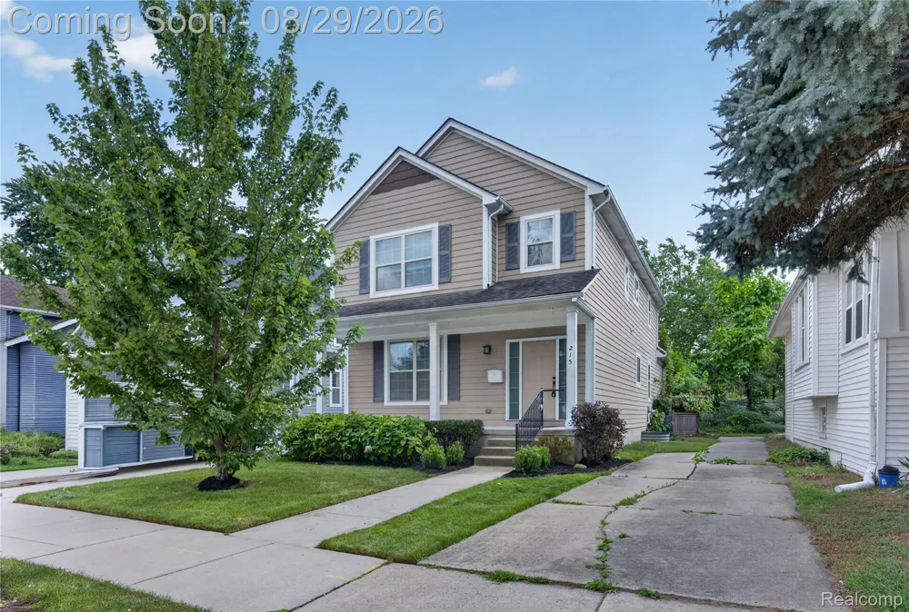 215 La Plaza Court Royal Oak City, MI 48073