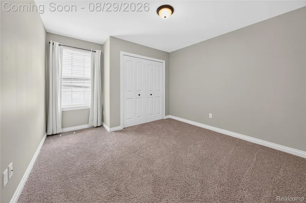 215 La Plaza Court Royal Oak City, MI 48073