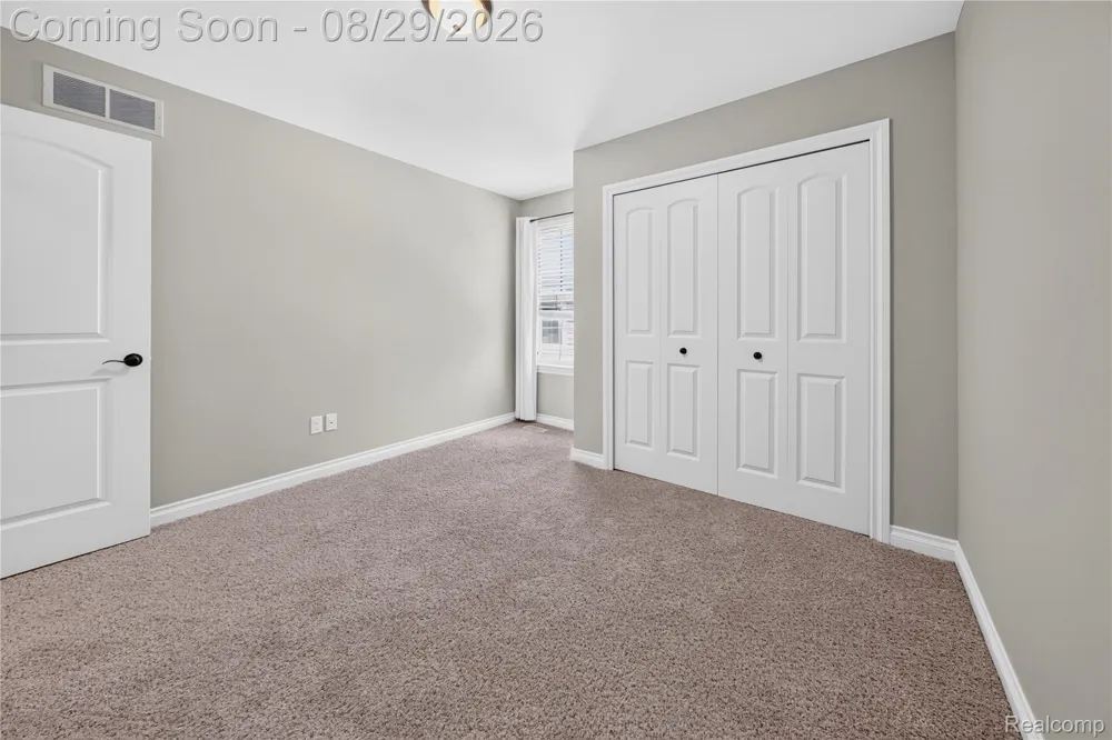 215 La Plaza Court Royal Oak City, MI 48073