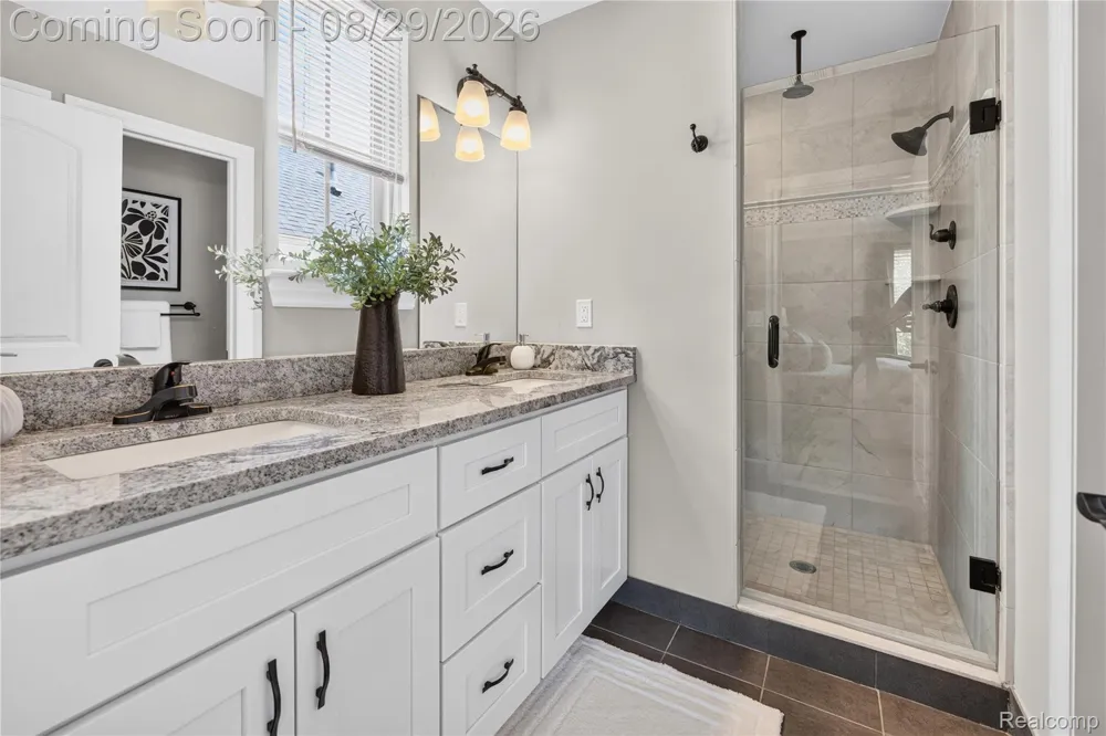 215 La Plaza Court Royal Oak City, MI 48073