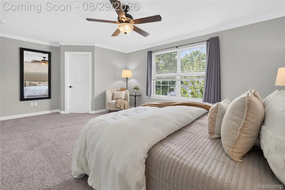 215 La Plaza Court Royal Oak City, MI 48073