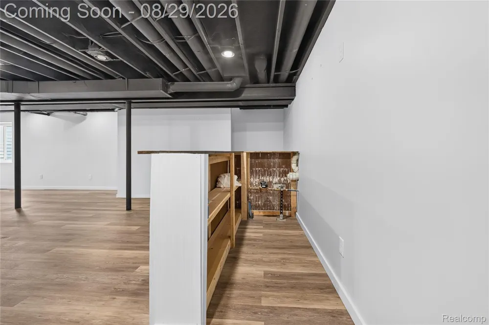 215 La Plaza Court Royal Oak City, MI 48073
