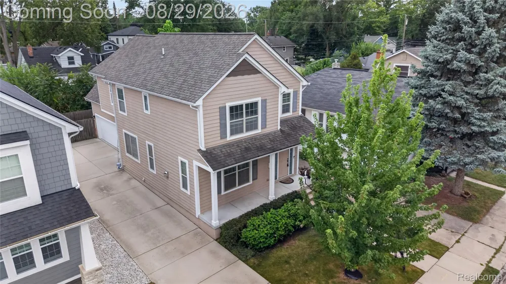 215 La Plaza Court Royal Oak City, MI 48073