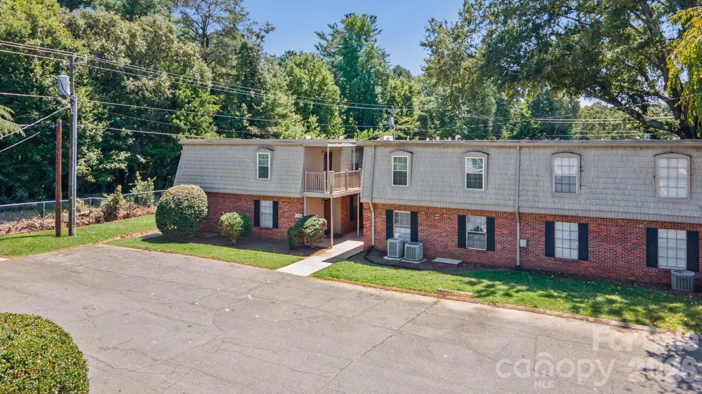 3822 Country Club Road #Unit #I Winston Salem, NC 27104