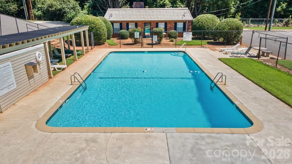 3822 Country Club Road #Unit #I Winston Salem, NC 27104