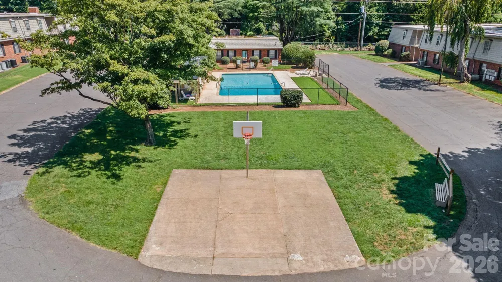 3822 Country Club Road #Unit #I Winston Salem, NC 27104