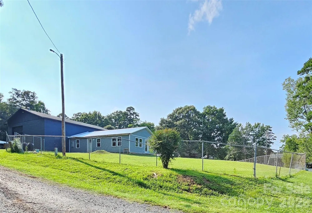 225 Eighth Avenue New London, NC 28127