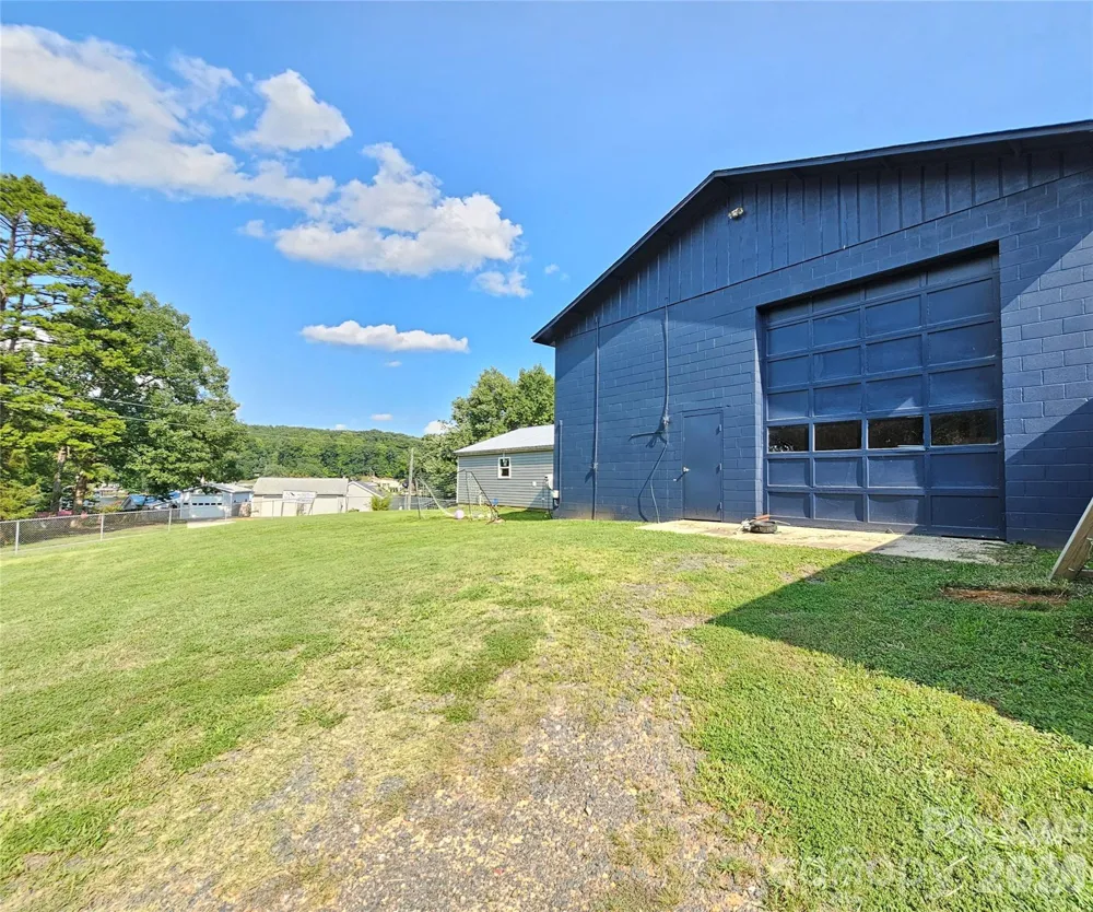 225 Eighth Avenue New London, NC 28127