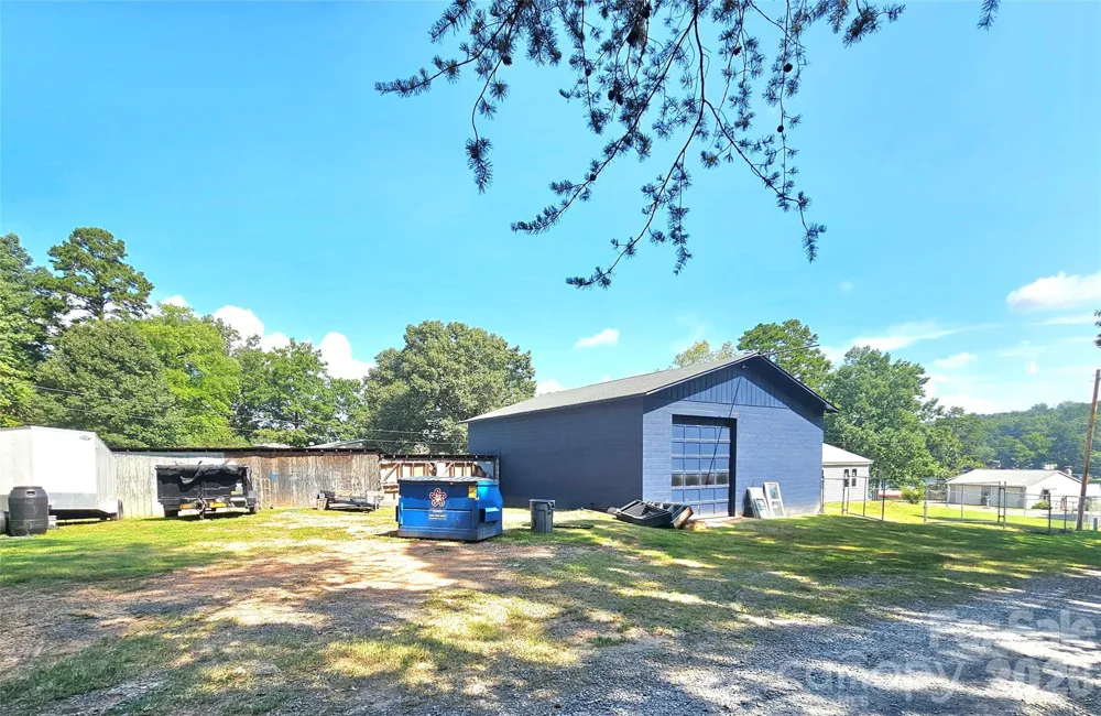 225 Eighth Avenue New London, NC 28127