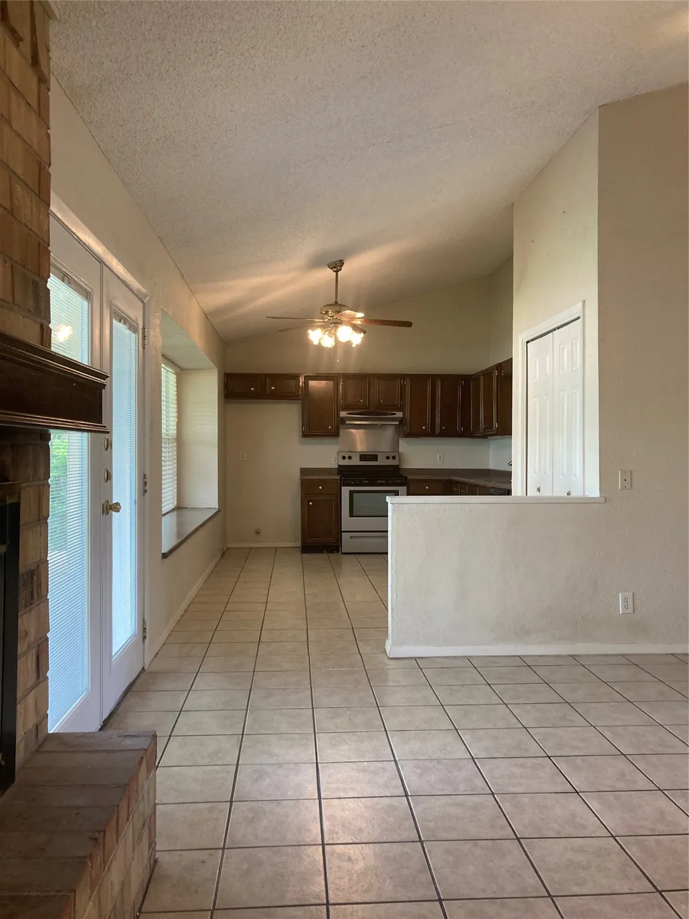 2002 Ridgetop Drive Round Rock, TX 78664