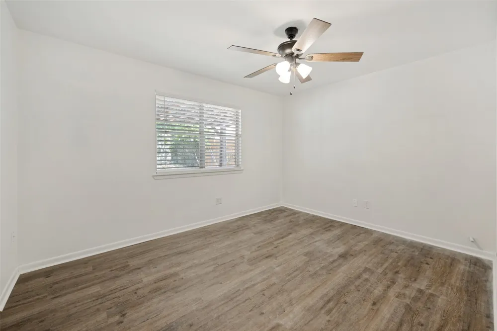 821 E Glendale St. Crowley, TX 76036