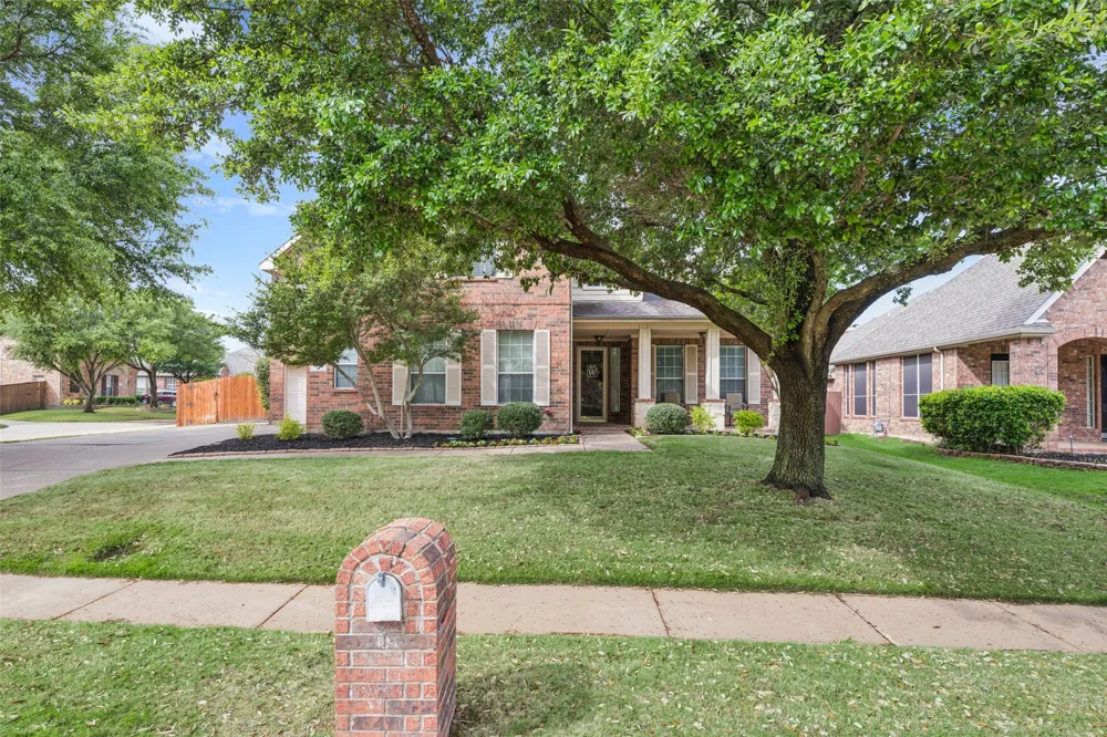 1301 Bramble Lane Mansfield, TX 76063