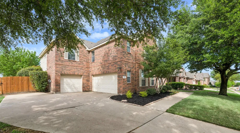 1301 Bramble Lane Mansfield, TX 76063