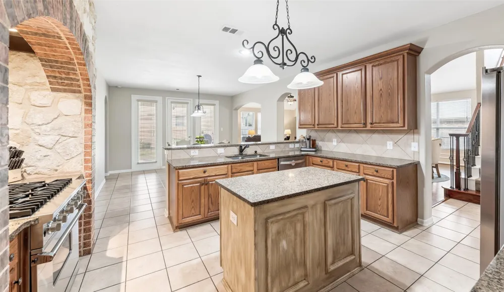 1301 Bramble Lane Mansfield, TX 76063