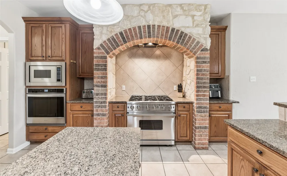 1301 Bramble Lane Mansfield, TX 76063