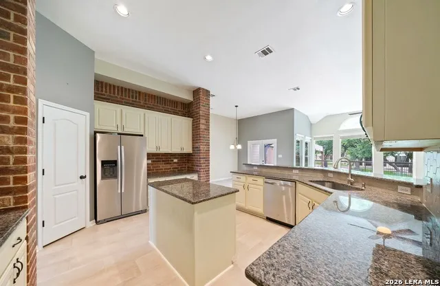 8627 Magdalena Run Helotes, TX 78023