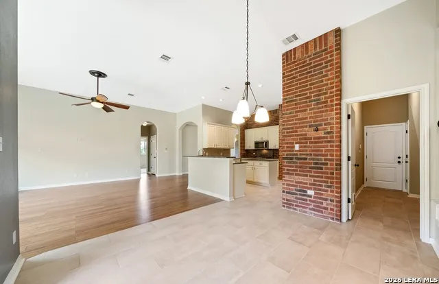 8627 Magdalena Run Helotes, TX 78023