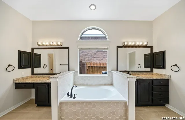 8627 Magdalena Run Helotes, TX 78023