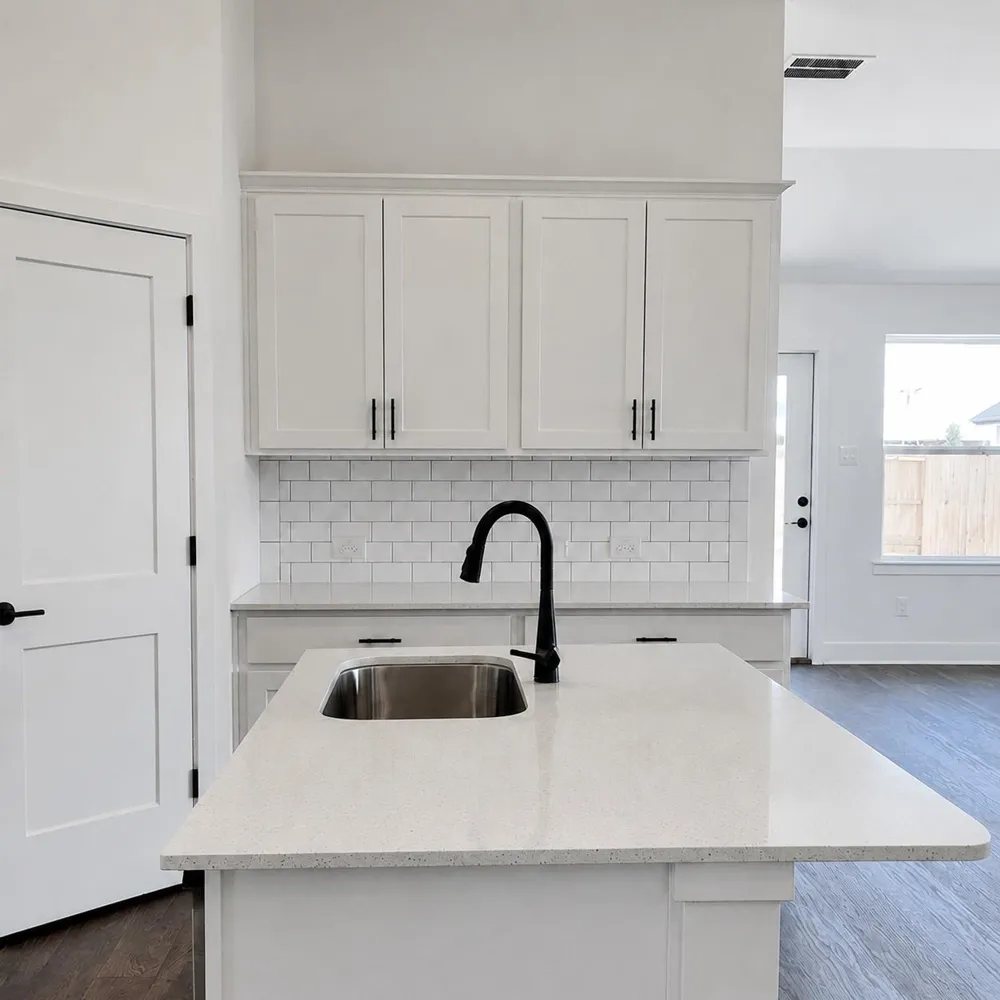 2241 W Post Oak Circle Dayton, TX 77535