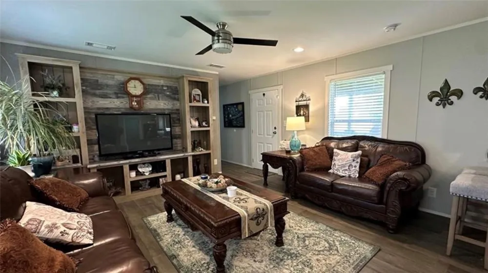 112 E Toledo Street Seadrift, TX 77983