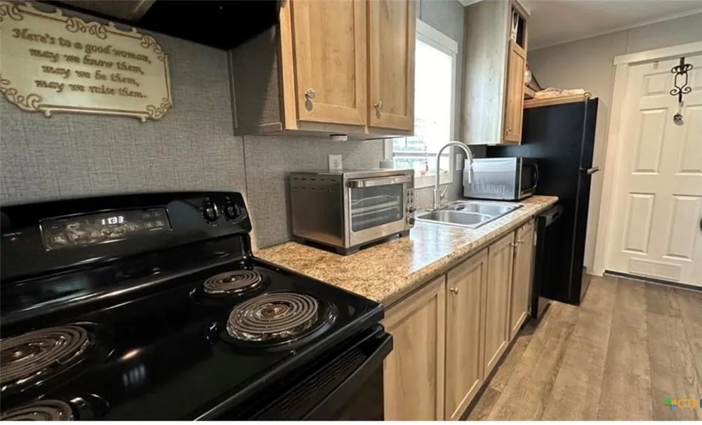 112 E Toledo Street Seadrift, TX 77983