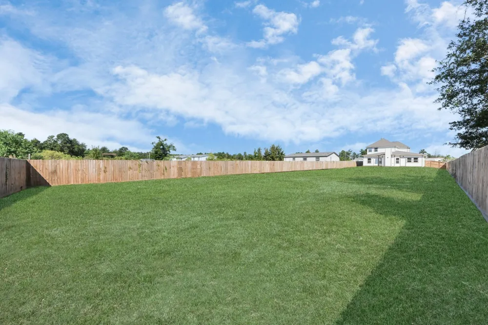 1189 County Road 5100 Cleveland, TX 77327