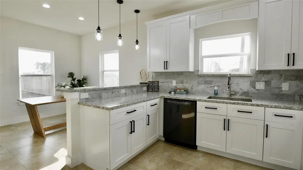 1189 County Road 5100 Cleveland, TX 77327