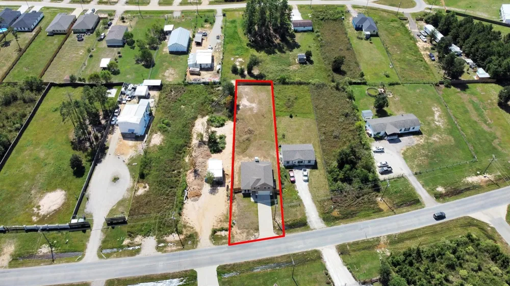 1189 County Road 5100 Cleveland, TX 77327