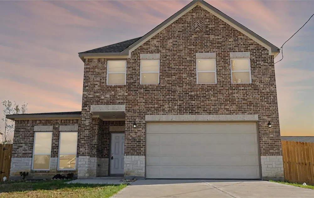 1189 County Road 5100 Cleveland, TX 77327