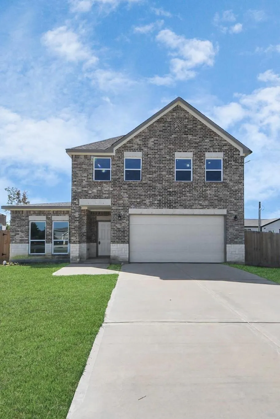 1189 County Road 5100 Cleveland, TX 77327
