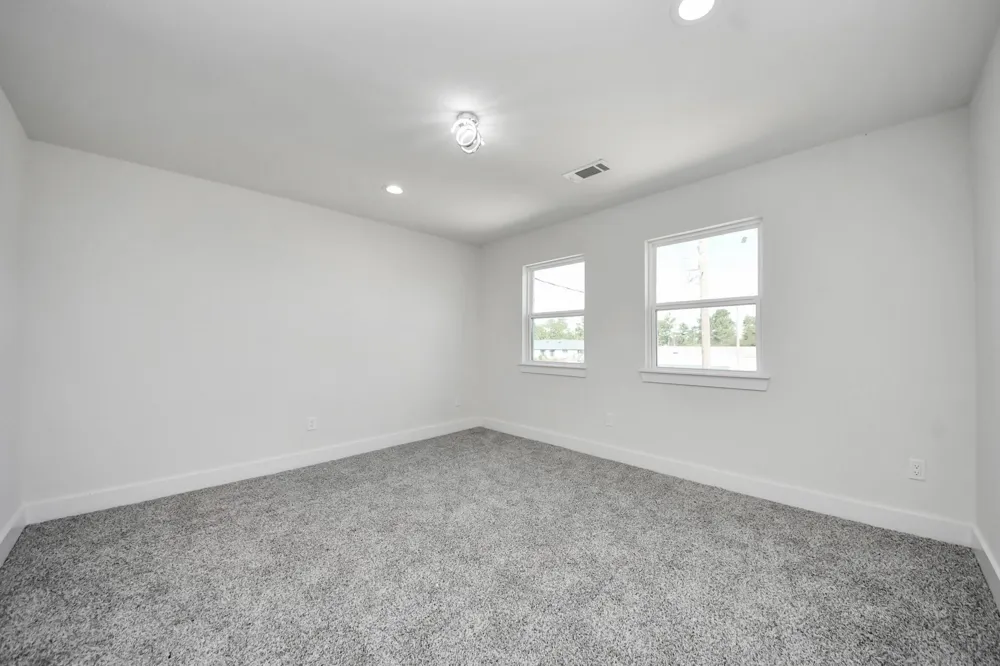 1189 County Road 5100 Cleveland, TX 77327