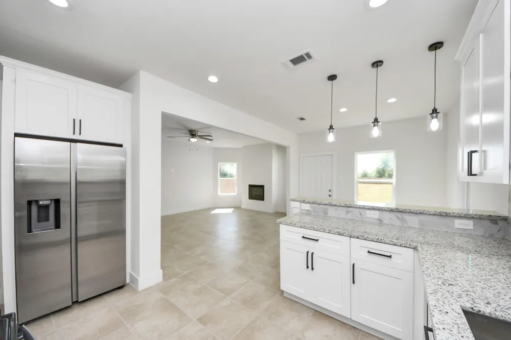 1189 County Road 5100 Cleveland, TX 77327