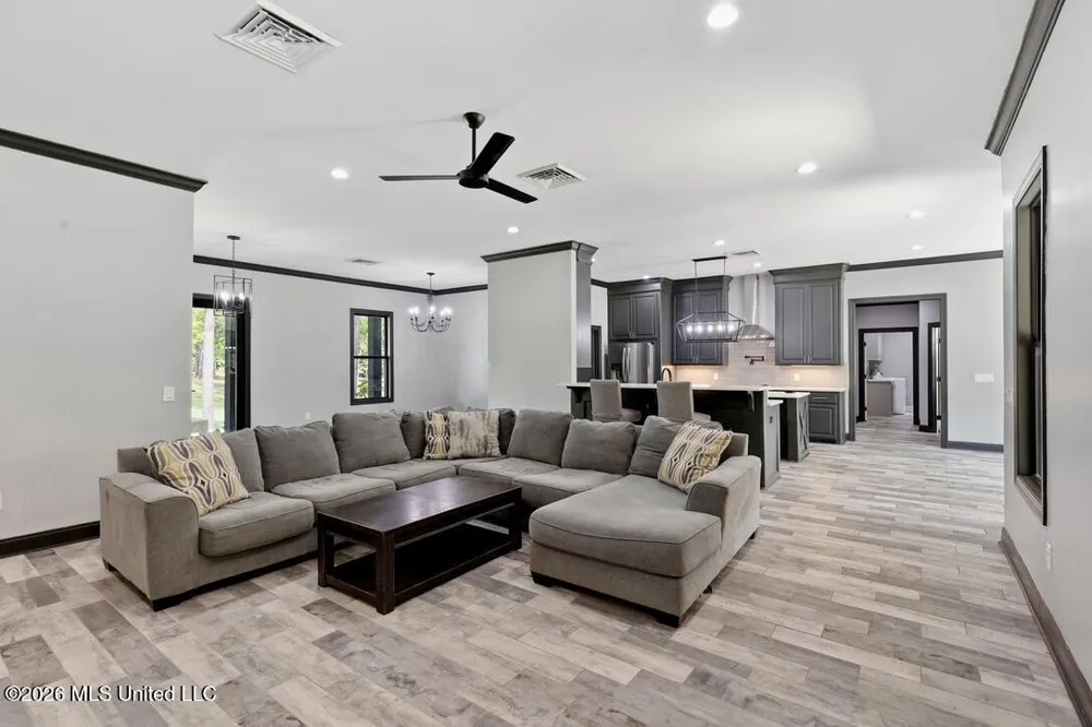 113 Trails End Flora, MS 39071